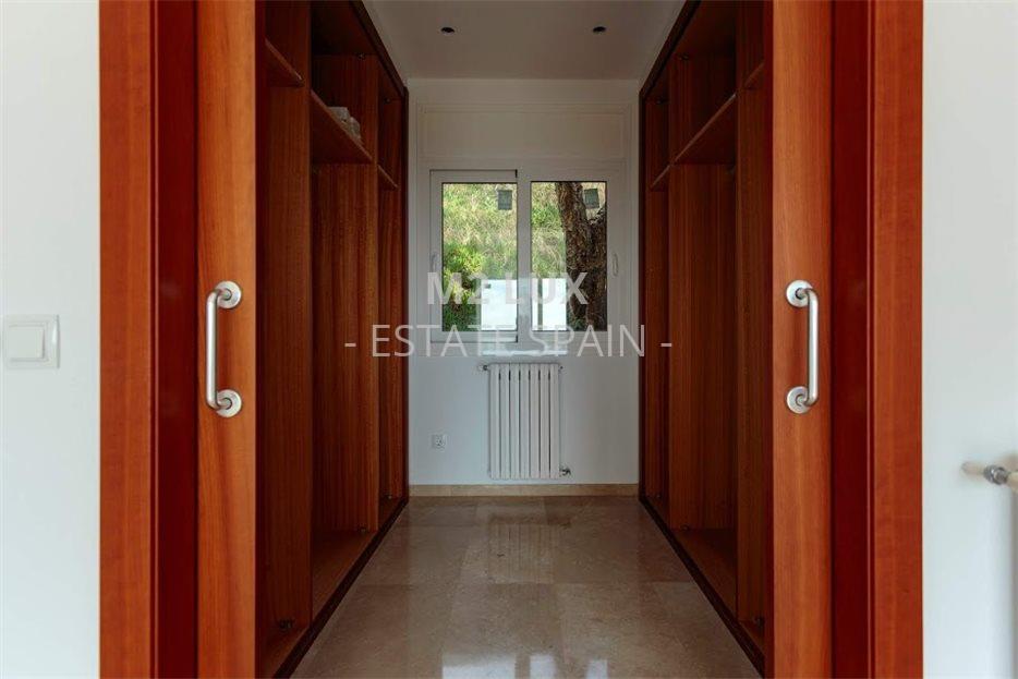 Дом в Кастель-Пладжа-де-Аро 441 м2 №VL191943898  - Продажа - 30 large