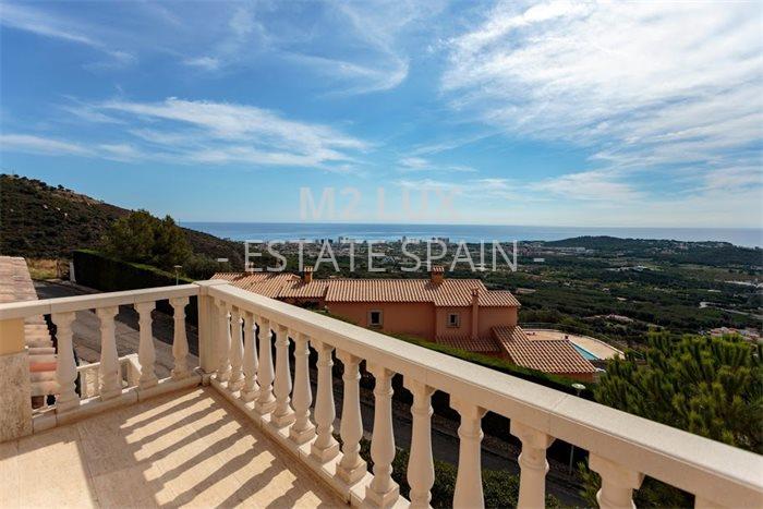 Дом в Кастель-Пладжа-де-Аро 441 м2 №VL191943898  - Продажа - 1 preview