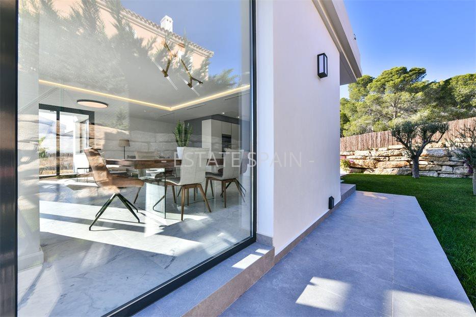 Вилла в Урбанизации Сьерра-Кортина 300 м2 №VL203353631  - Продажа - 3 large