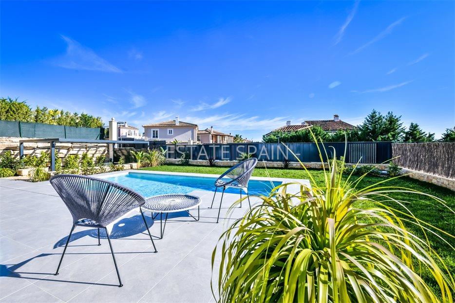 Вилла в Урбанизации Сьерра-Кортина 300 м2 №VL203353631  - Продажа - 4 large