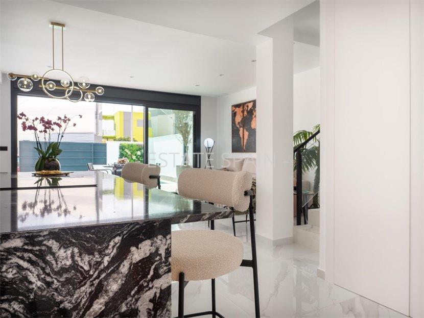 Вилла в Сан-Педро-дель-Пинатар 151 м2 №VL251010D5C96  - Продажа - 4 large