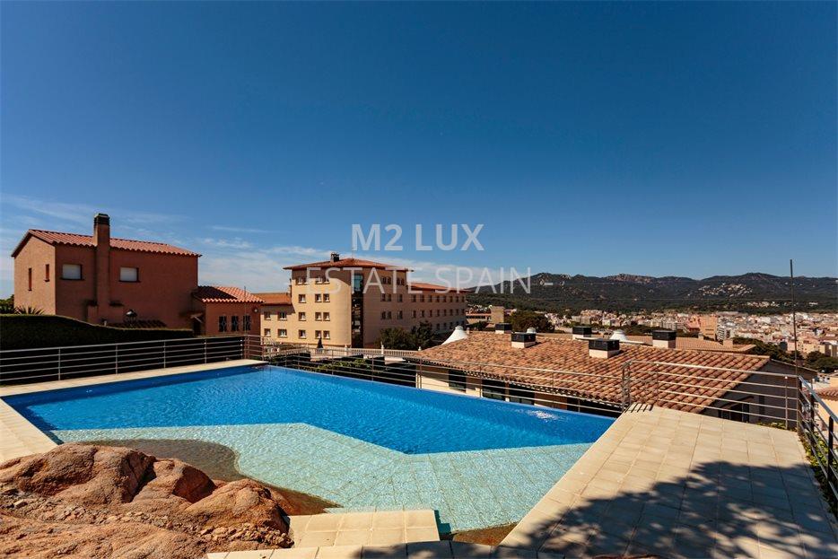 Таунхаус в Сан-Фелиу-де-Гишольс 199 м2 №BL2011125358  - Продажа - 39 large