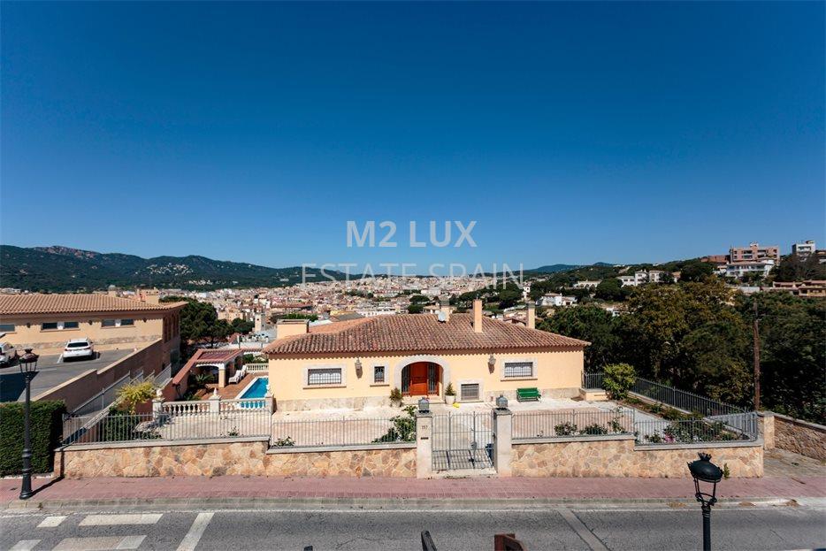 Таунхаус в Сан-Фелиу-де-Гишольс 199 м2 №BL2011125358  - Продажа - 25 large