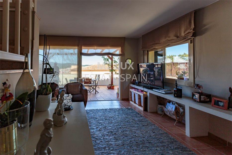 Таунхаус в Сан-Фелиу-де-Гишольс 199 м2 №BL2011125358  - Продажа - 5 large