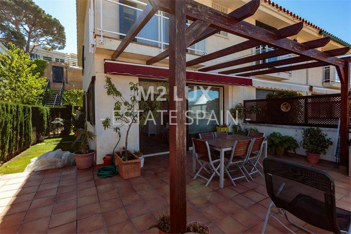 Таунхаус в Сан-Фелиу-де-Гишольс 199 м2 №BL2011125358  - Продажа - 2 preview