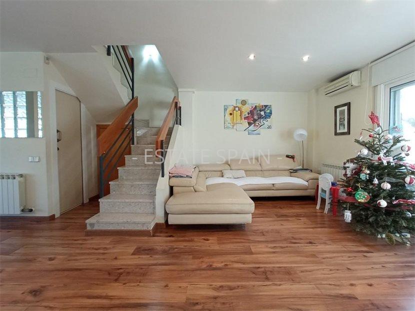 Таунхаус в Кастельдефельсе 150 м2 №ART25716BCE68  - Продажа - 4 large