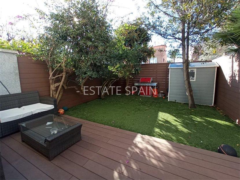 Таунхаус в Кастельдефельсе 150 м2 №ART25716BCE68  - Продажа - 1 large