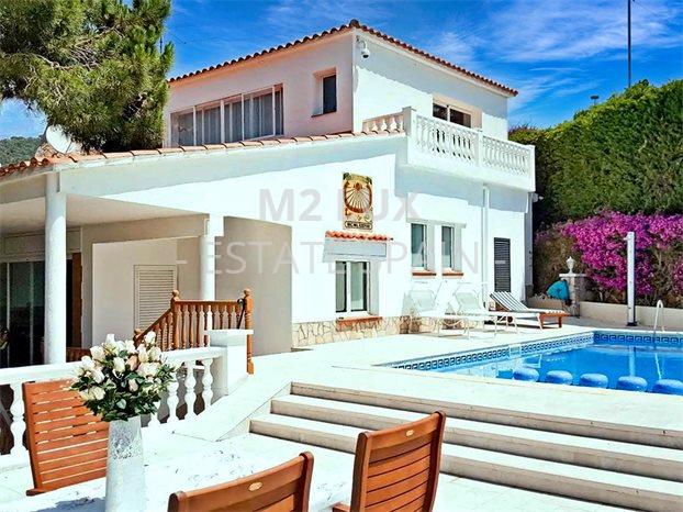 Вилла в Ллорет-де-Маре 696 м2 №VL21521659A2  - Продажа - 1 preview