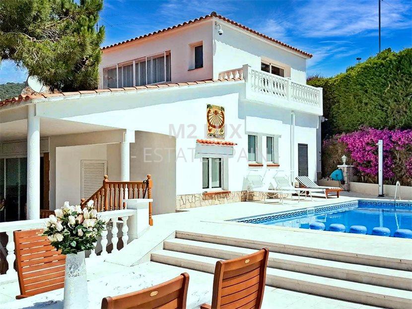 Вилла в Ллорет-де-Маре 696 м2 №VL21521659A2  - Продажа - 1 large