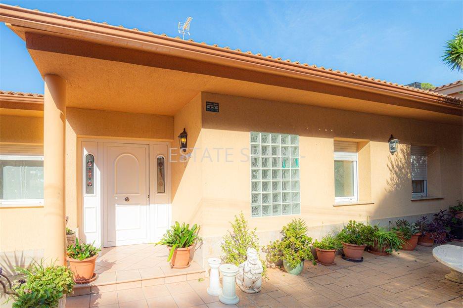 Особняк в Ллорет-де-Маре 447 м2 №VL23415A008E  - Продажа - 2 large