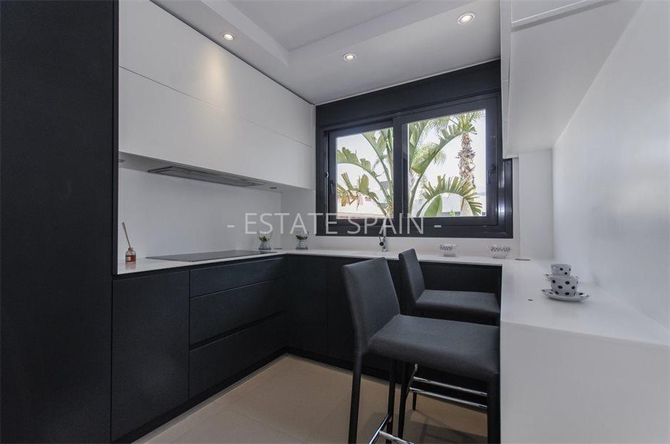 Вилла в Деэса-де-Кампоамор 193 м2 №VL25102456E67  - Продажа - 34 large