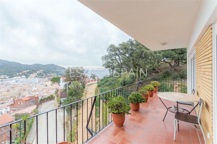 Особняк в Тосса-де-Мар 320 м2 №VL234156677A  - Продажа - 1 preview