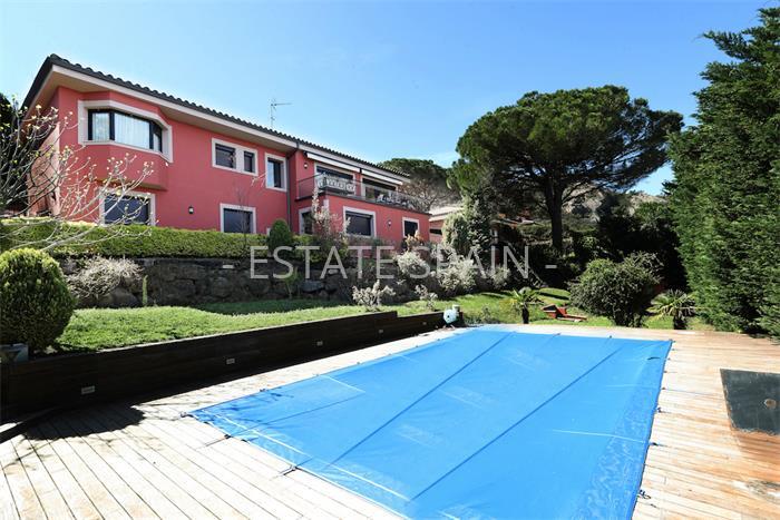 Вилла в Санта-Кристина-де-Аро 402 м2 №VL185251C00  - Продажа - 1 preview