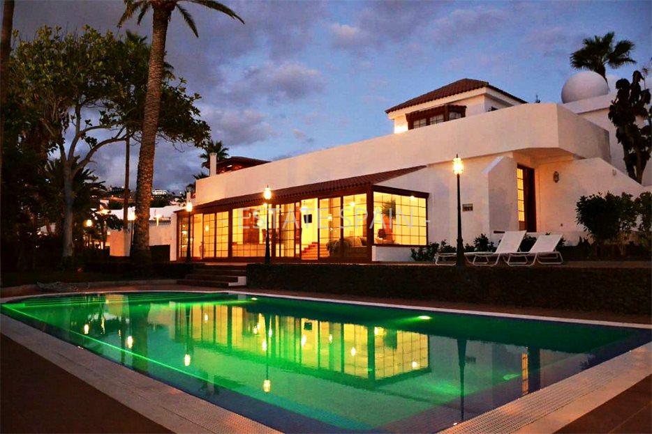 Вилла в Плайя-де-Лас-Америкас 430 м2 №VL201271A042  - Продажа - 4 large