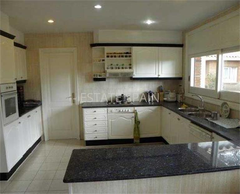 Шале в Сан-Андрес-де-Льеванерас 500 м2 №TAU18310AF7  - Продажа - 18 large