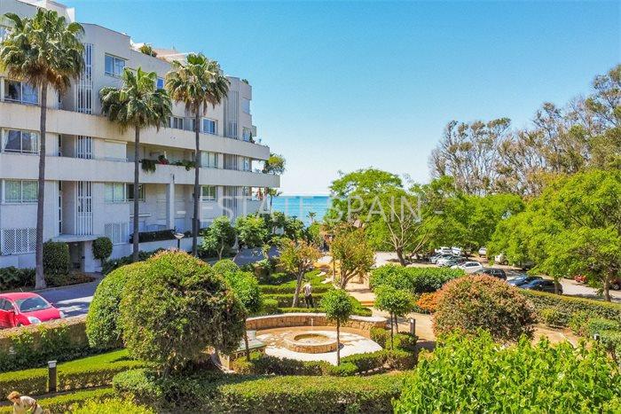 Таунхаус в Эстепоне 227 м2 №BL245206B822  - Продажа - 2 preview