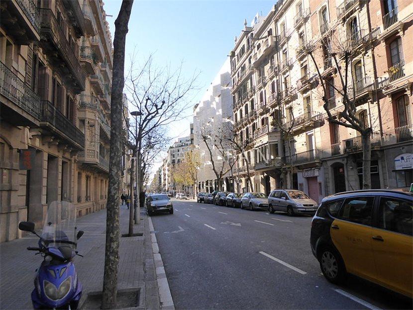 Помещение в Барселоне 60 м2 №COM2213137744  - Продажа - 3 large