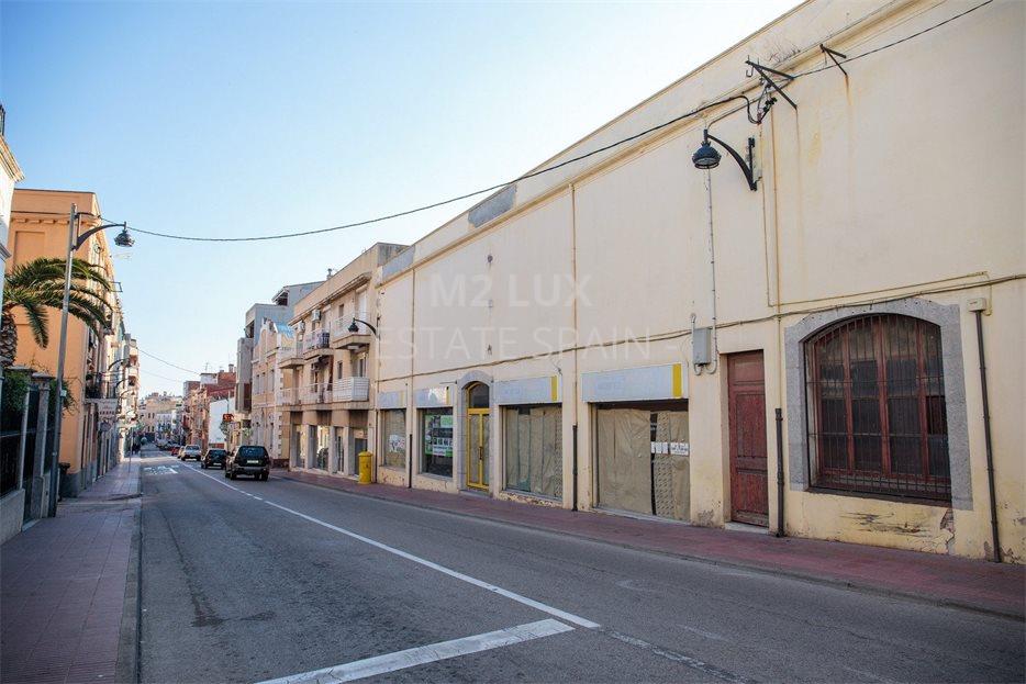 Магазин в Сан-Фелиу-де-Гишольс 1500 м2 №COM201130CB743  - Продажа - 1 large