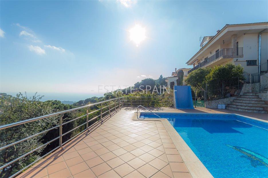 Особняк в Ллорет-де-Маре 209 м2 №VL236197116F  - Продажа - 1 large