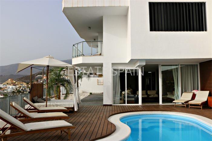 Вилла в Коста-Адехе 300 м2 №VL20914134A  - Продажа - 1 preview