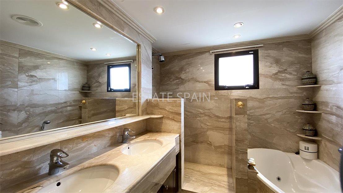 Апартаменты в Бенидорме 200 м2 №ART2211342591  - Продажа - 37 large