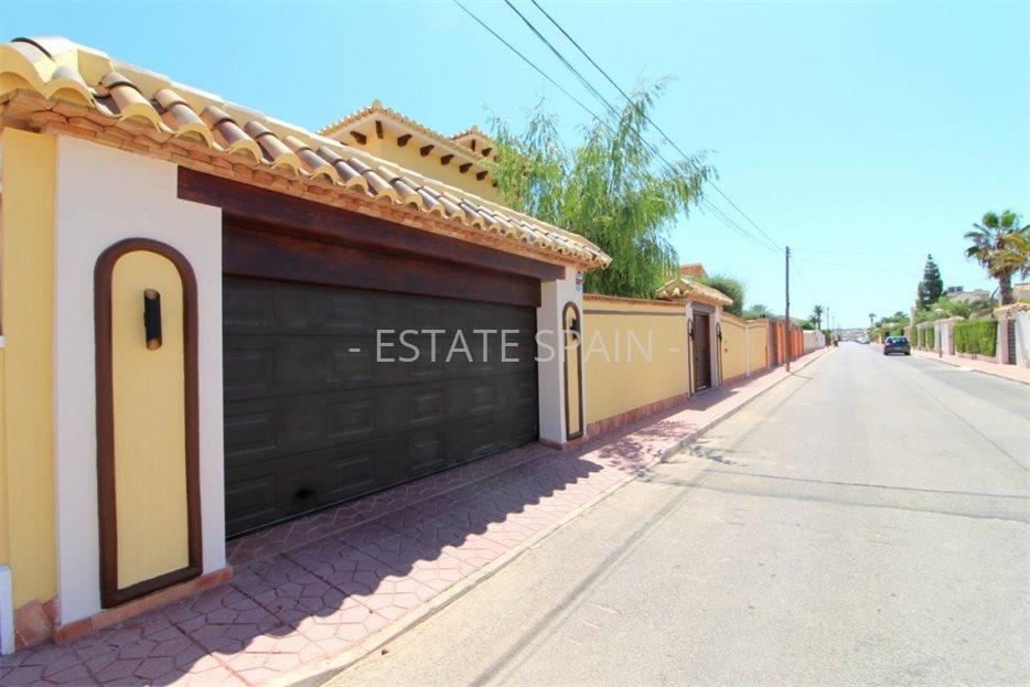 Вилла в Торревьехе 345 м2 №VL20714A5C51  - Продажа - 44 large