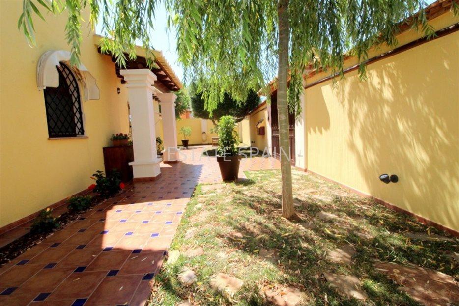 Вилла в Торревьехе 345 м2 №VL20714A5C51  - Продажа - 31 large