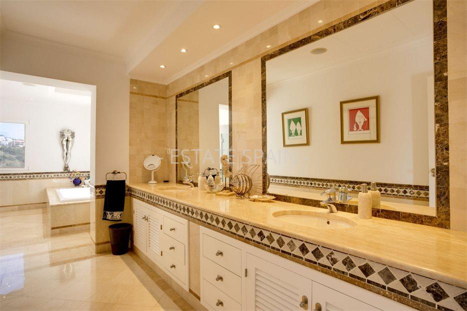 Особняк в Бенаависе 688 м2 №VL2353A0671  - Продажа - 24 large