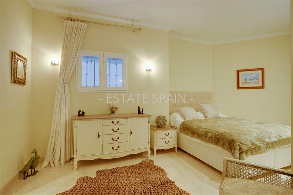 Особняк в Бенаависе 688 м2 №VL2353A0671  - Продажа - 32 large