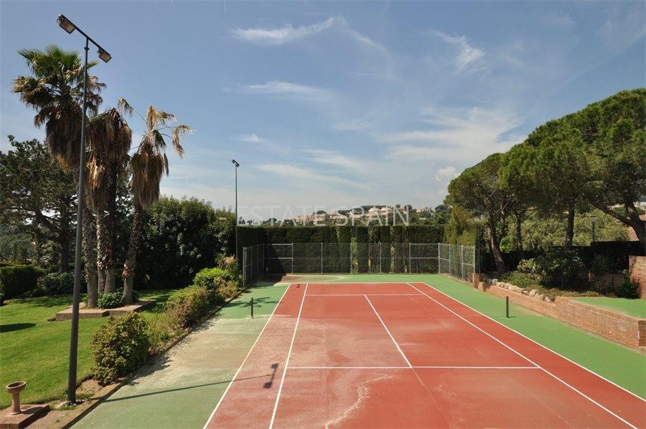 Вилла в Сан-Андрес-де-Льеванерас 900 м2 №VL19214BA143  - Продажа - 56 large