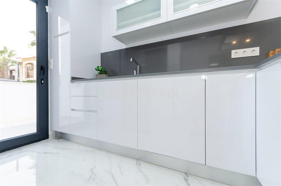 Вилла в Торревьехе 106 м2 №VL2422A0A86  - Продажа - 34 large