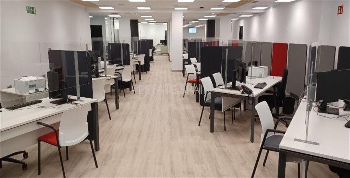 Помещение в Барселоне 1 м2 №COM24484C7C8  - Продажа - 4 large