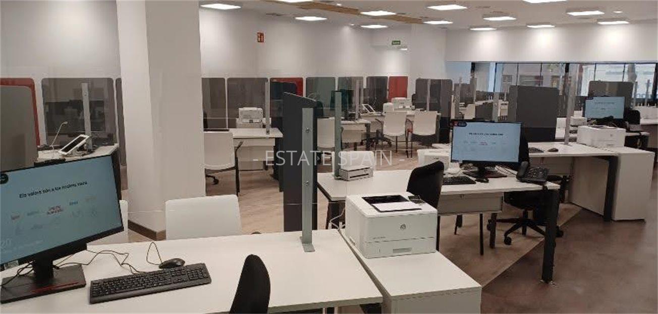 Помещение в Барселоне 1 м2 №COM24484C7C8  - Продажа - 5 large