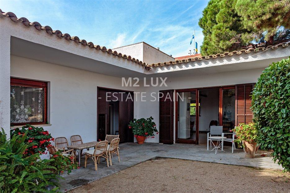 Дом в Сан-Фелиу-де-Гишольс 200 м2 №VL201113C6E94  - Продажа - 1 large