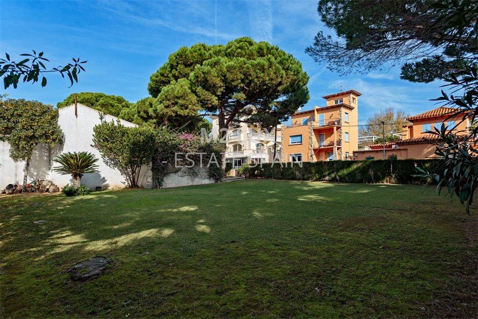 Дом в Сан-Фелиу-де-Гишольс 200 м2 №VL201113C6E94  - Продажа - 3 large