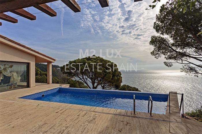 Вилла в Сан-Фелиу-де-Гишольс 411 м2 №VL2191694DEE  - Продажа - 1 preview