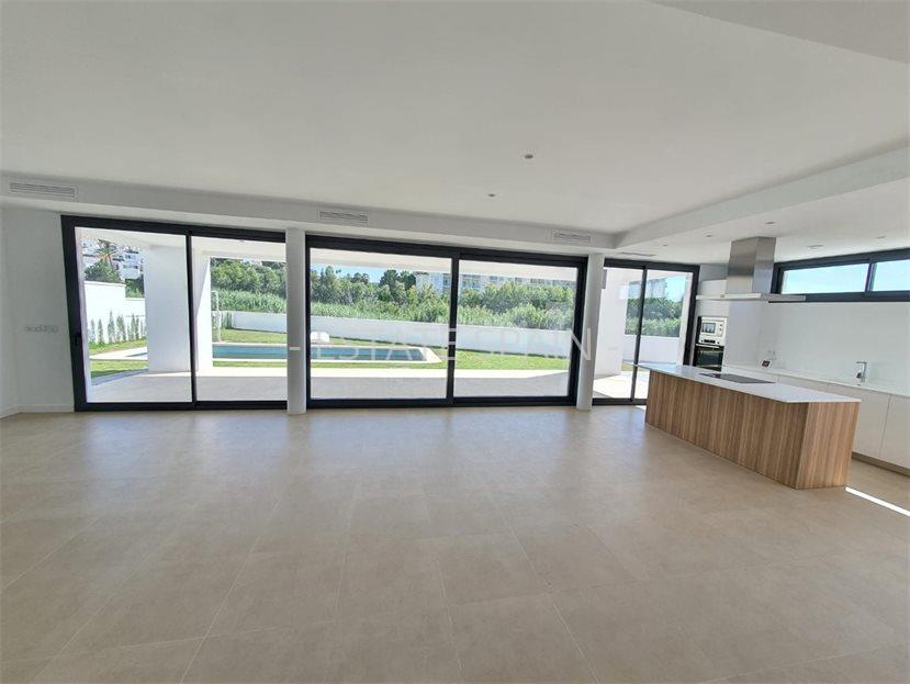 Вилла в Пуэрто-де-ла-Дукеса 205 м2 №VL253412084  - Продажа - 14 large