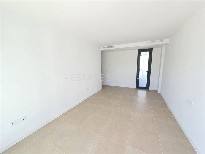 Вилла в Пуэрто-де-ла-Дукеса 205 м2 №VL253412084  - Продажа - 24 large