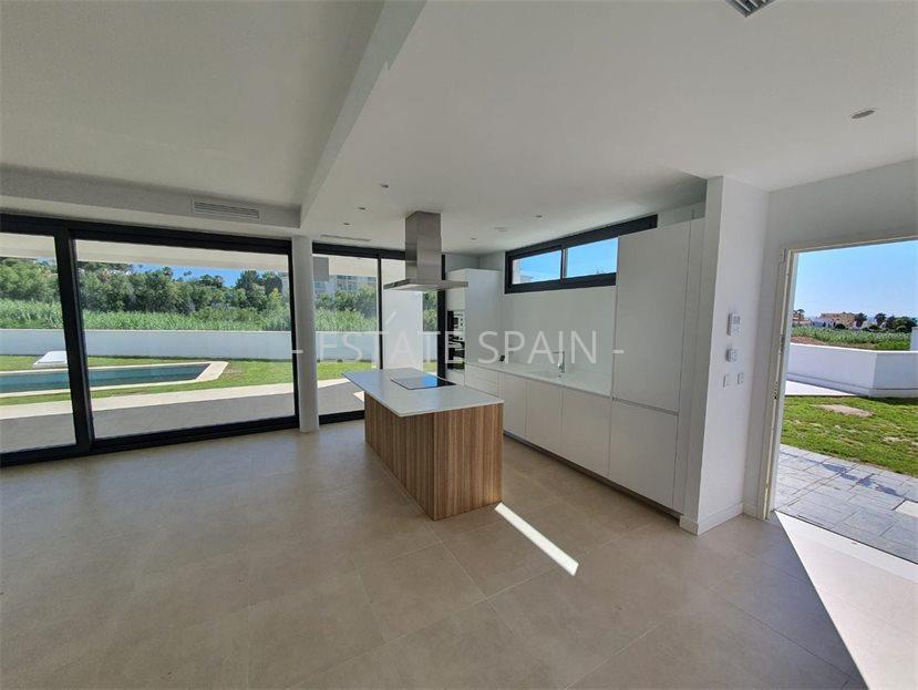 Вилла в Пуэрто-де-ла-Дукеса 205 м2 №VL253412084  - Продажа - 20 large