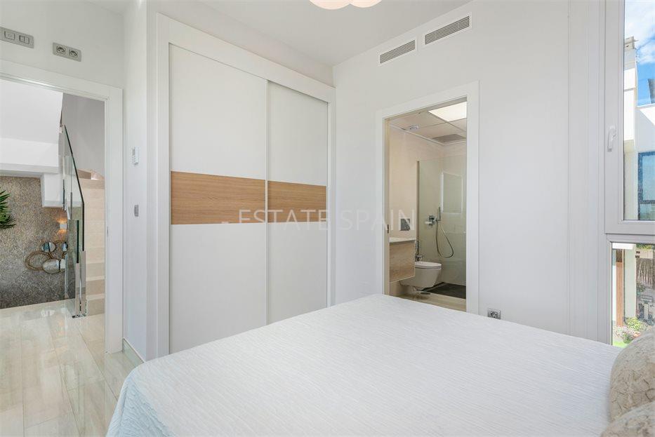 Вилла в Сьюдад-Кесада 109 м2 №VL261165BF8F  - Продажа - 31 large