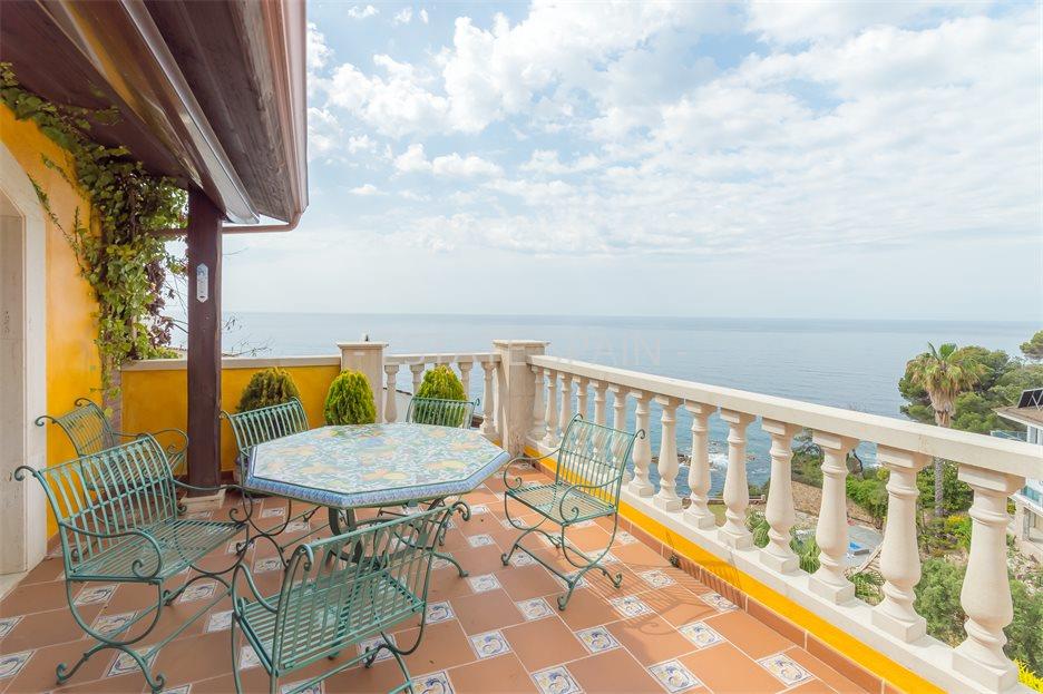 Особняк в Ллорет-де-Маре 402 м2 №VL23620F2F3E  - Продажа - 4 large