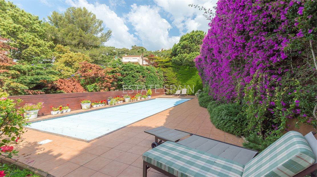 Особняк в Ллорет-де-Маре 402 м2 №VL23620F2F3E  - Продажа - 46 large