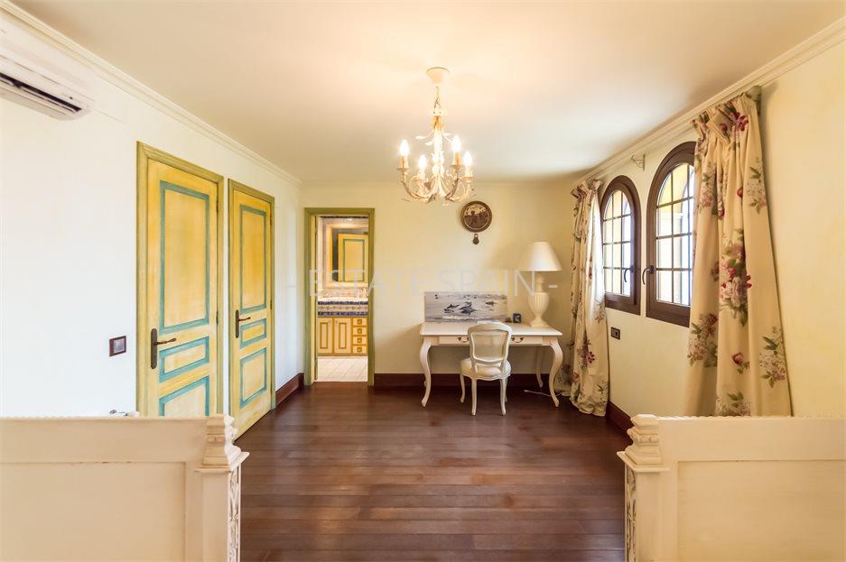 Особняк в Ллорет-де-Маре 402 м2 №VL23620F2F3E  - Продажа - 26 large