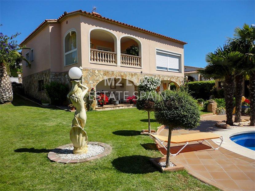 Вилла в Сан-Фелиу-де-Гишольс 313 м2 №VL21226F75AE  - Продажа - 45 large