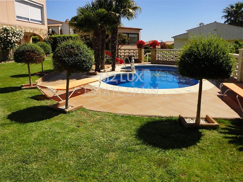 Вилла в Сан-Фелиу-де-Гишольс 313 м2 №VL21226F75AE  - Продажа - 46 large