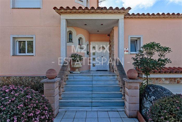 Вилла в Сан-Фелиу-де-Гишольс 313 м2 №VL21226F75AE  - Продажа - 5 preview