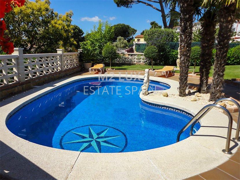 Вилла в Сан-Фелиу-де-Гишольс 313 м2 №VL21226F75AE  - Продажа - 47 large