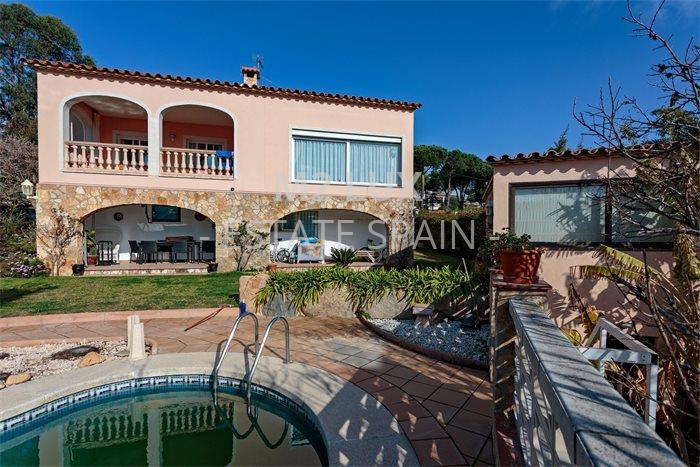 Вилла в Сан-Фелиу-де-Гишольс 313 м2 №VL21226F75AE  - Продажа - 39 preview