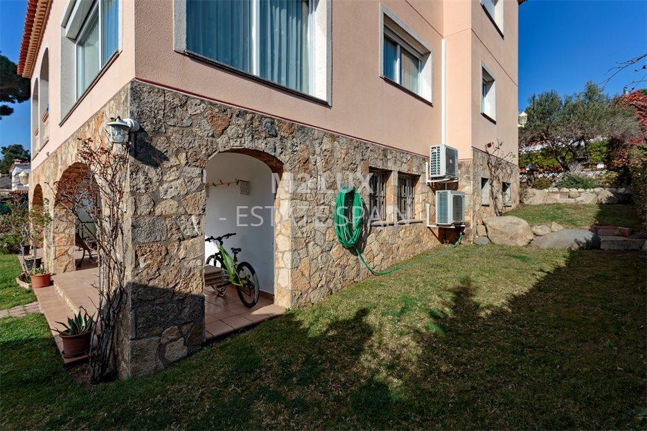 Вилла в Сан-Фелиу-де-Гишольс 313 м2 №VL21226F75AE  - Продажа - 43 large