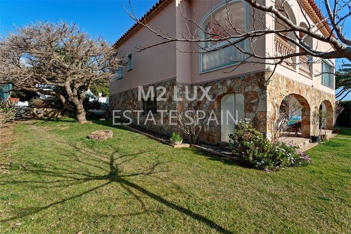 Вилла в Сан-Фелиу-де-Гишольс 313 м2 №VL21226F75AE  - Продажа - 36 preview